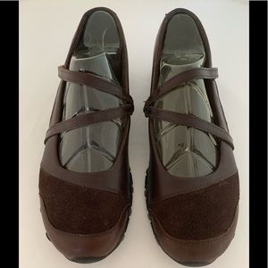 Sketchers Maryjane Leather Shoe Size 9.5 Brown